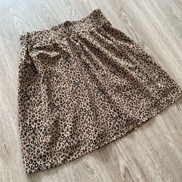 Hem & Thread Leopard Mini Skirt - Picture 4 of 5